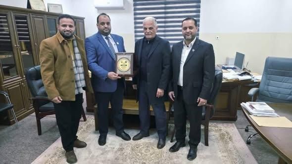 عميد كلية القانون يكرم وكيل الوزارة لشؤون الجامعات والأكاديميات بنغازي